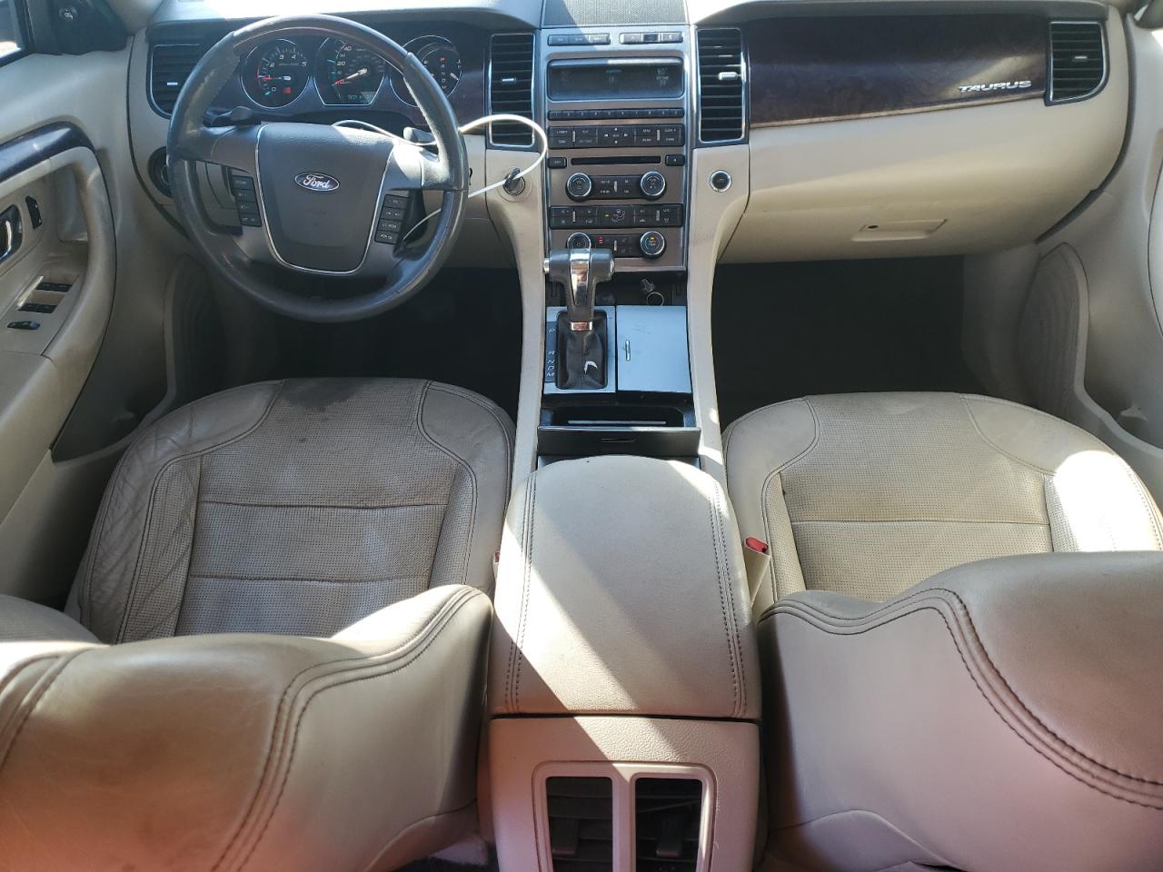 Ford Taurus Limited Image 4