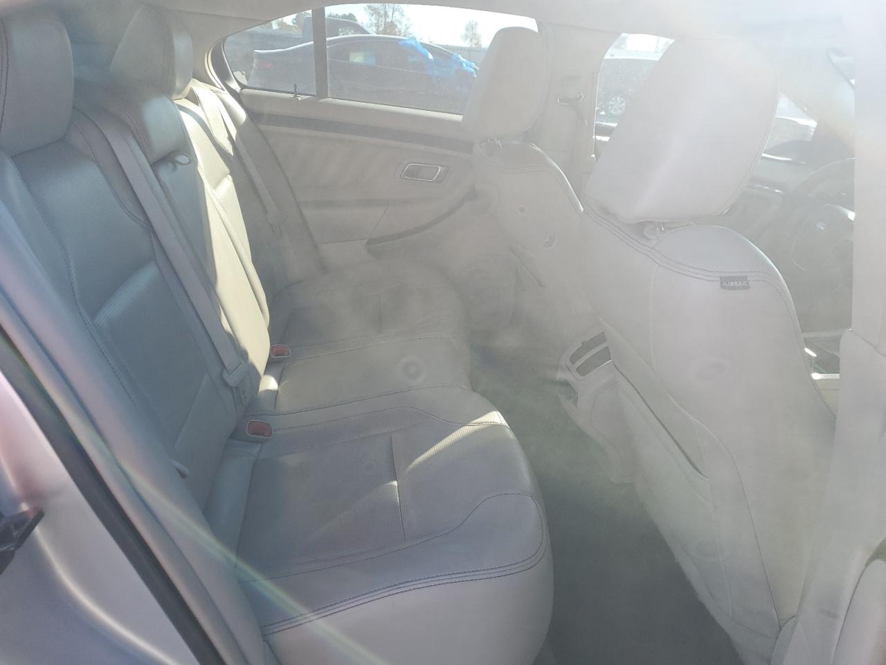 Ford Taurus Limited Image 12