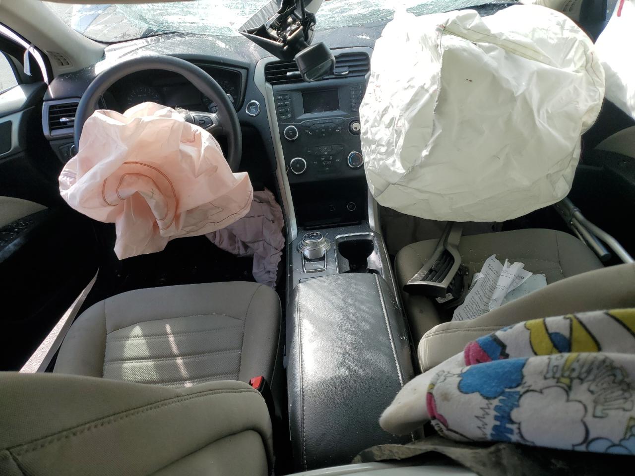 Ford Fusion S Image 11