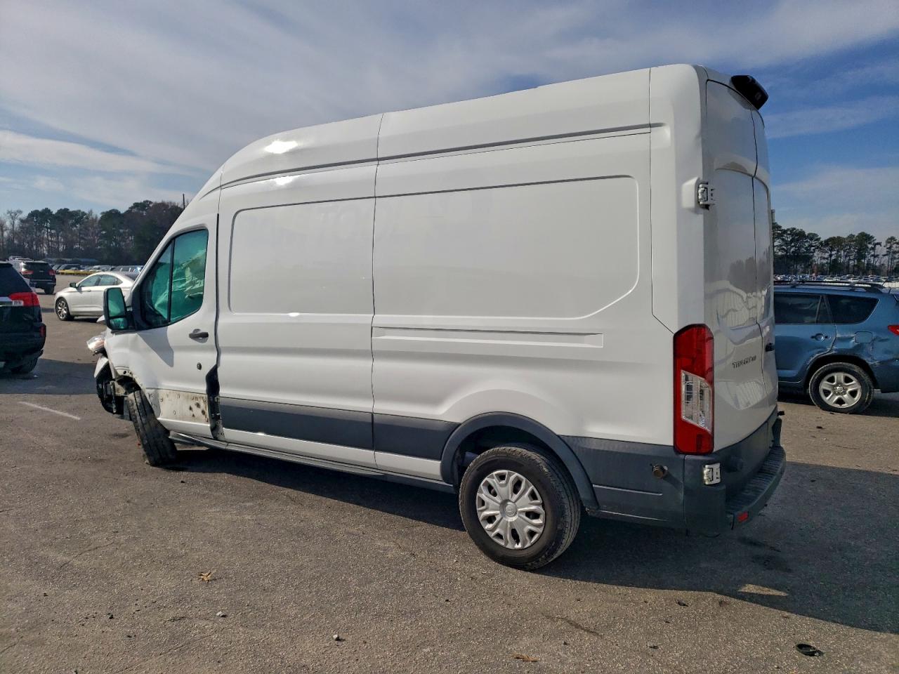 Ford Transit T-250 Image 3