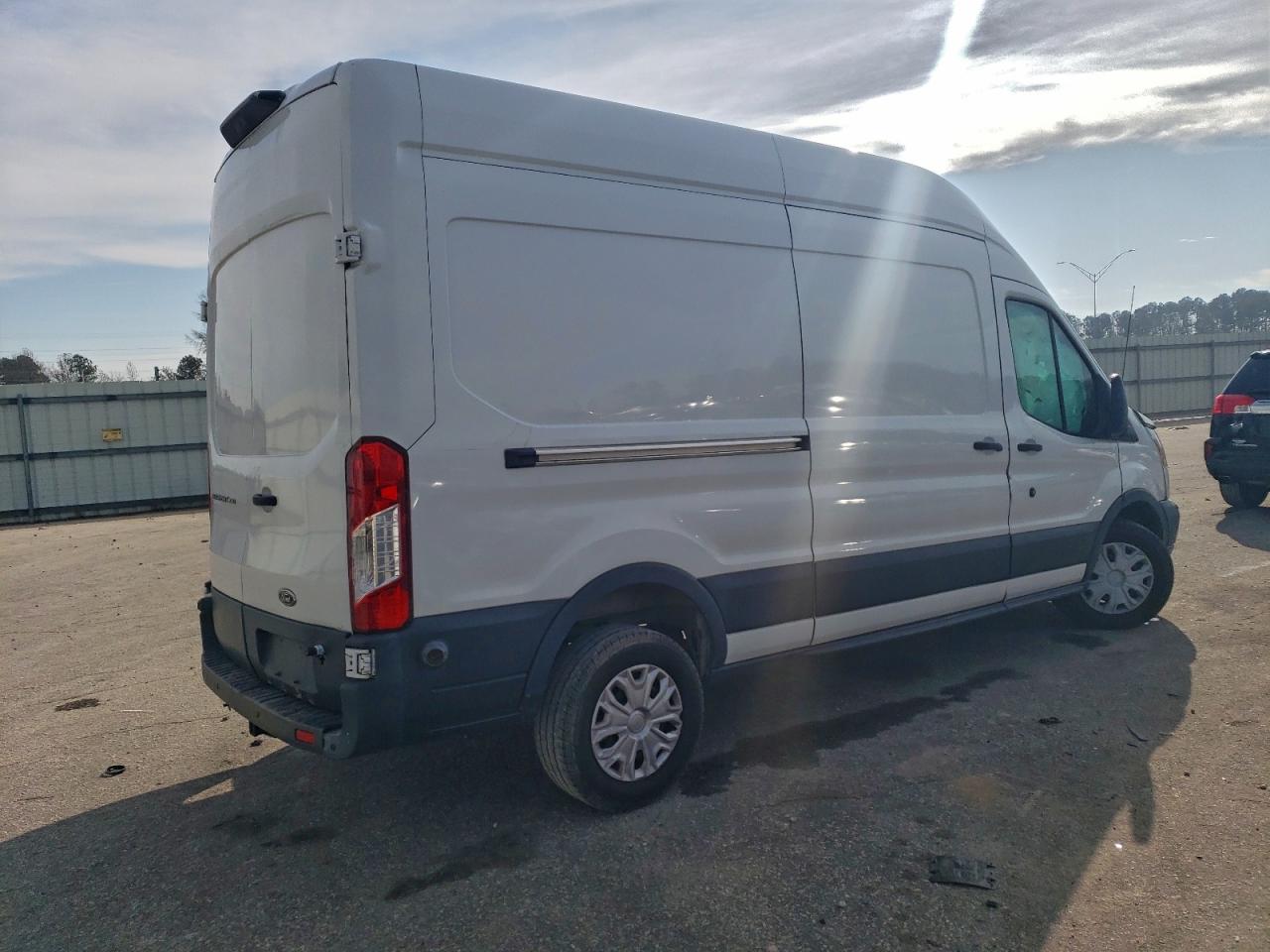 Ford Transit T-250 Image 2