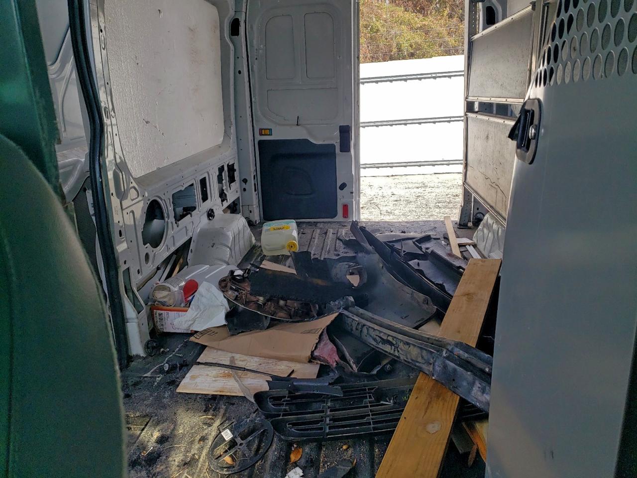 Ford Transit T-250 Image 7