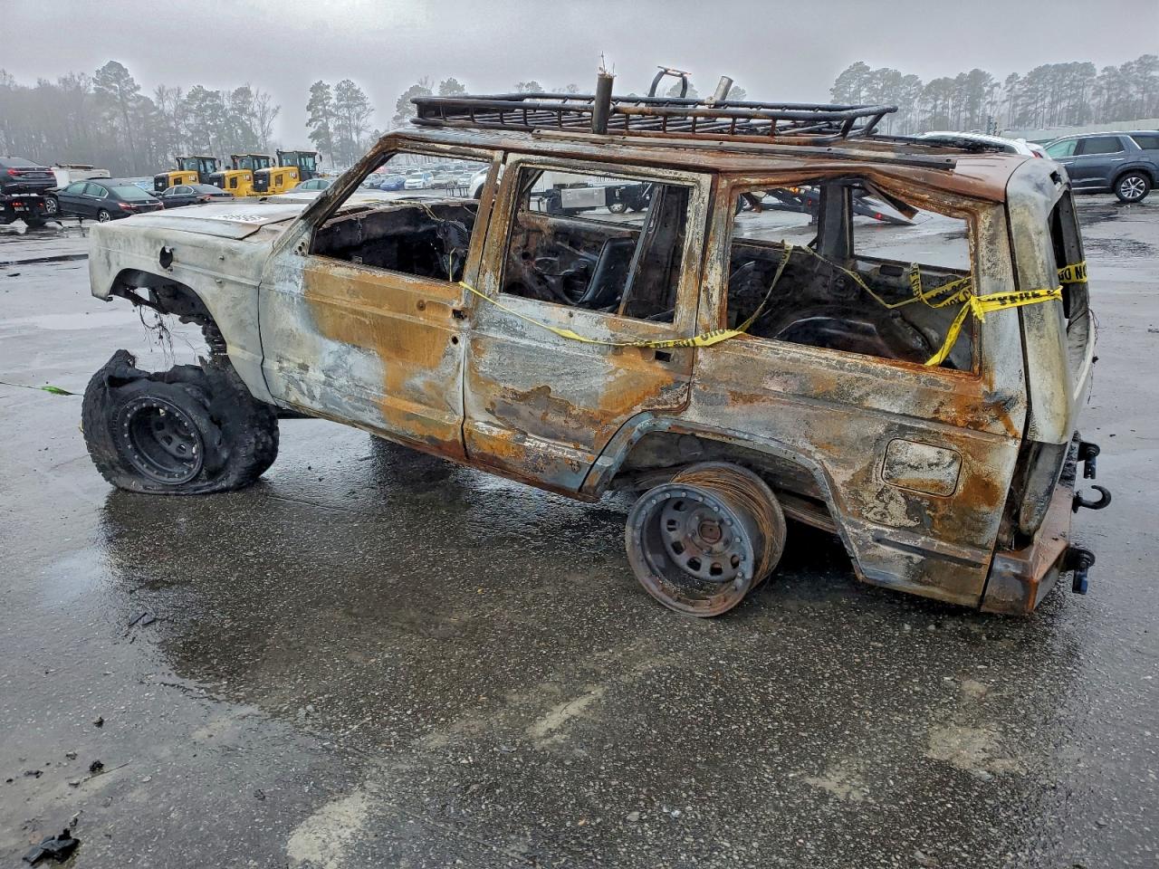 Jeep Grand Cherokee Sport Image 3