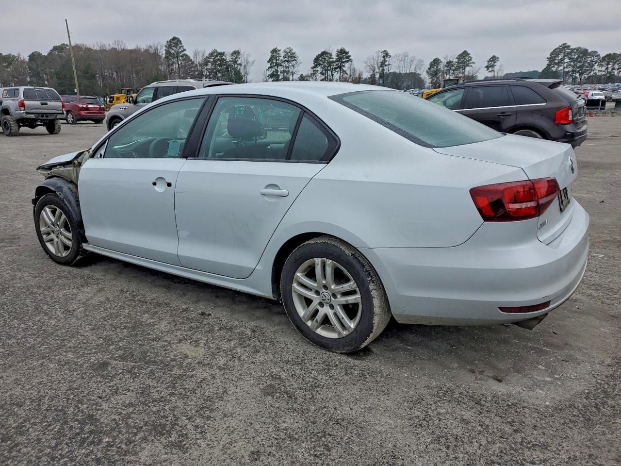 Volkswagen Jetta S Image 3