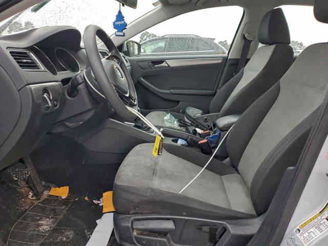 Volkswagen Jetta S Image 5