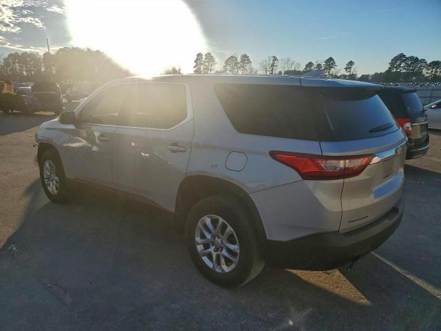 Chevrolet Traverse Ls Image 2