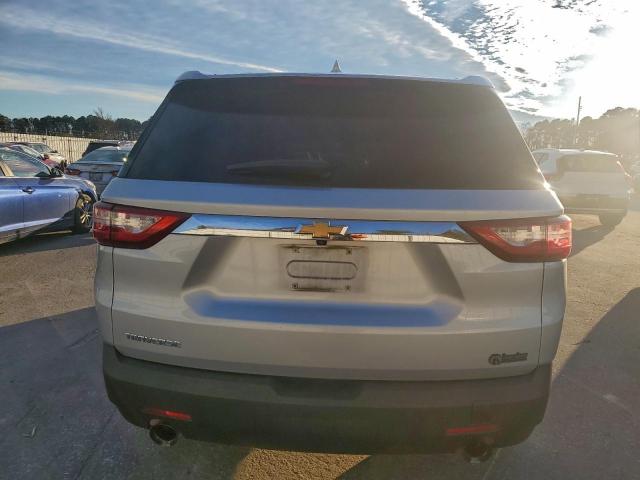Chevrolet Traverse Ls Image 8