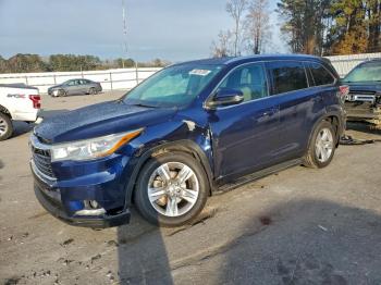  Salvage Toyota Highlander