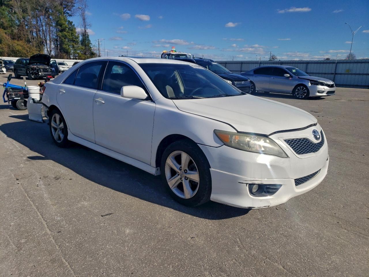 Toyota Camry Base Image 5