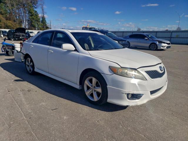 Toyota Camry Base Image 5