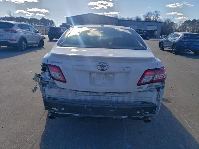 Toyota Camry Base Image 2