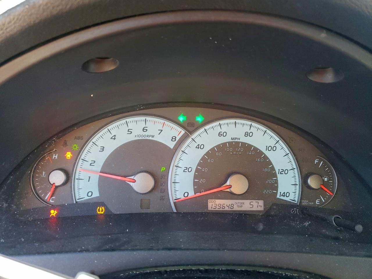 Toyota Camry Base Image 4