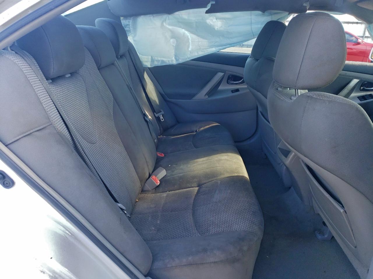 Toyota Camry Base Image 7