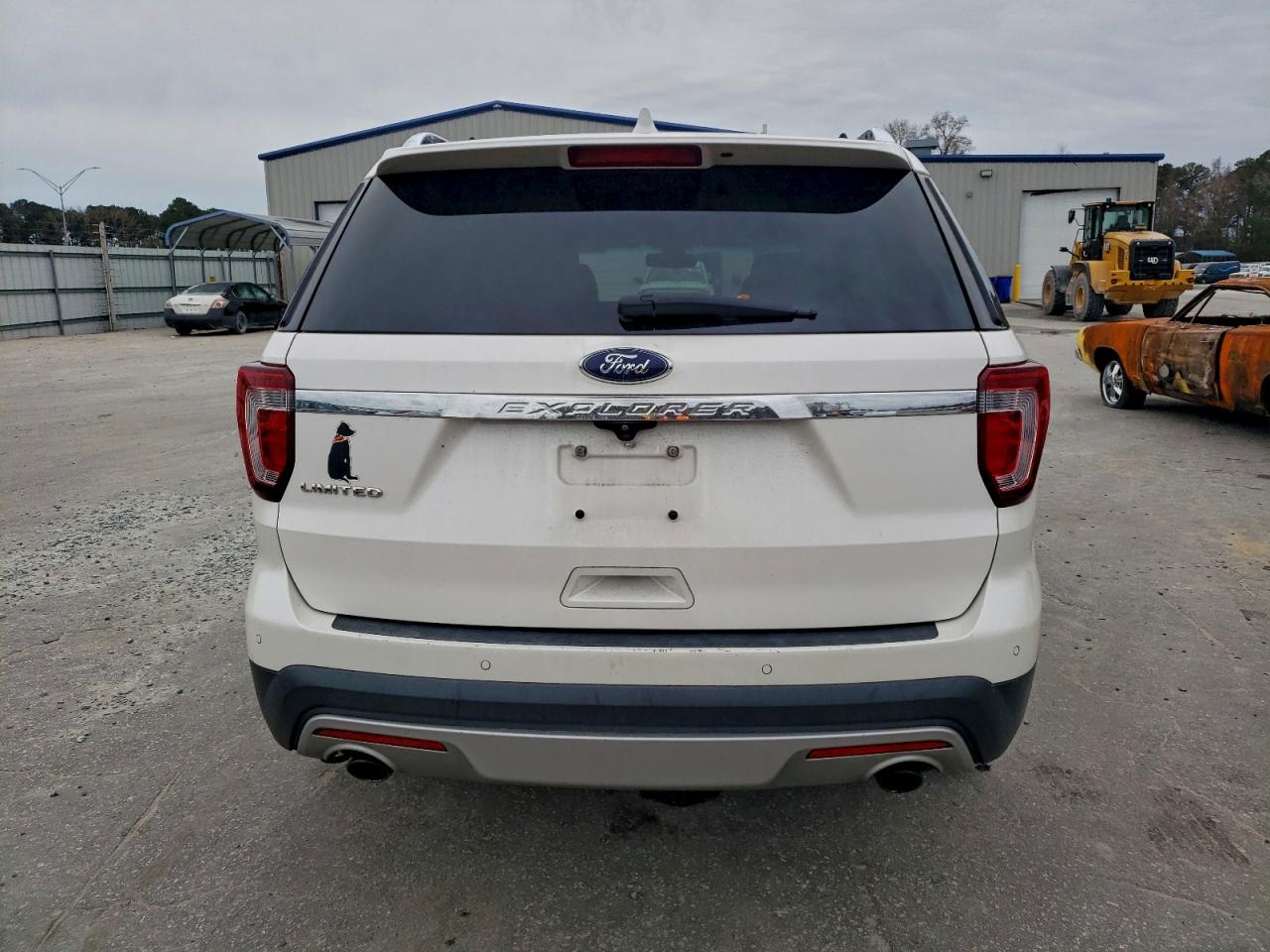 Ford Explorer Limited Image 4
