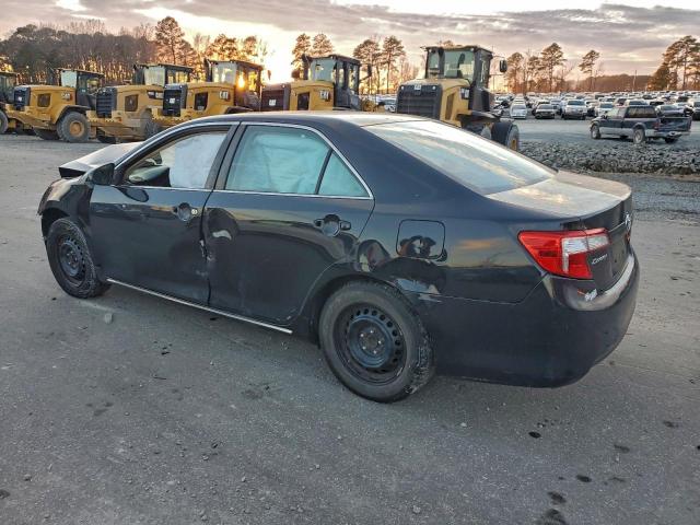 Toyota Camry L Image 10