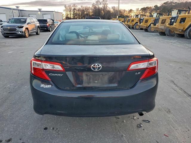 Toyota Camry L Image 11