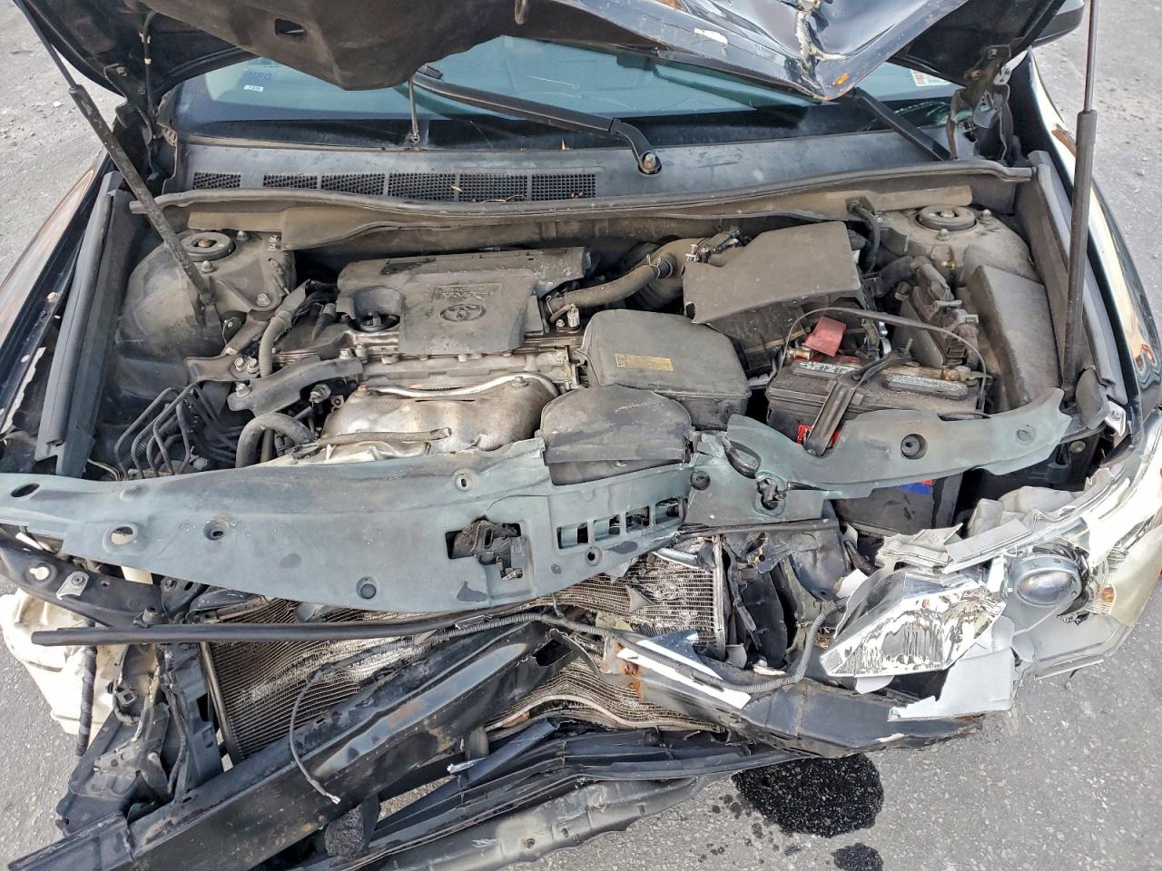 Toyota Camry L Image 6