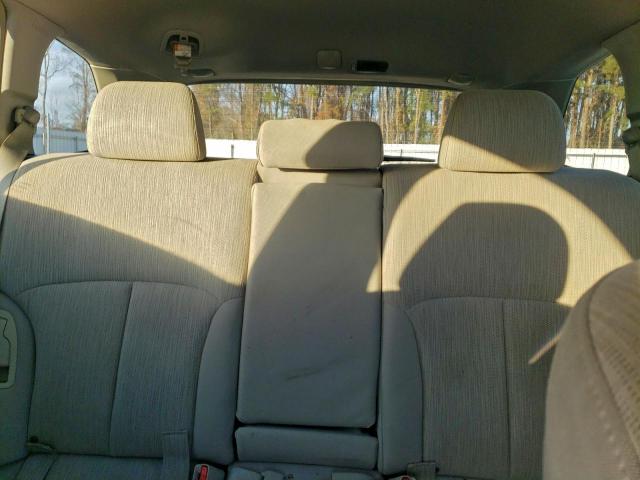 Subaru Outback 2.5i Image 13