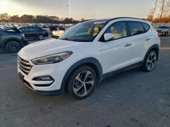  Salvage Hyundai TUCSON
