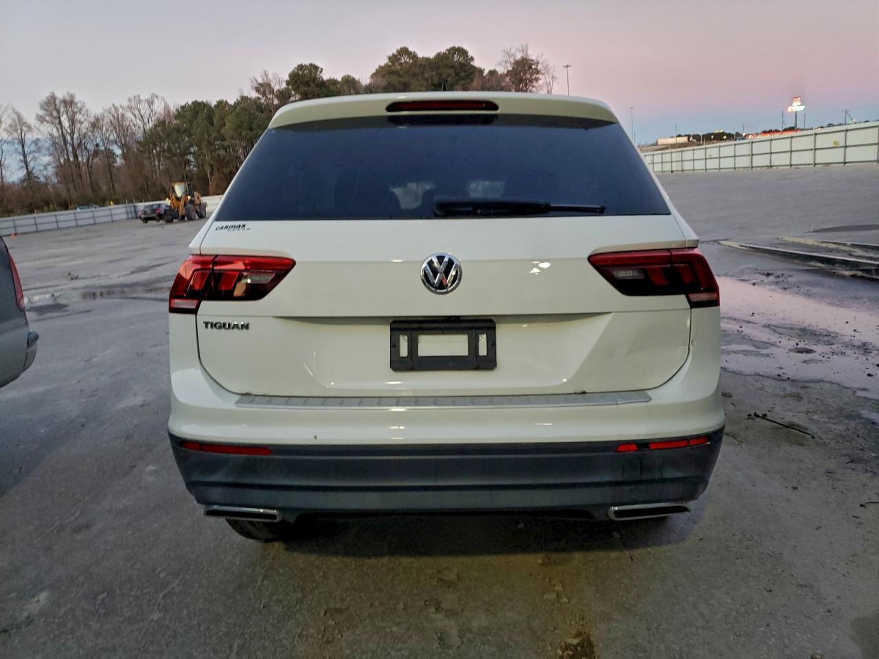Volkswagen Tiguan S Image 7