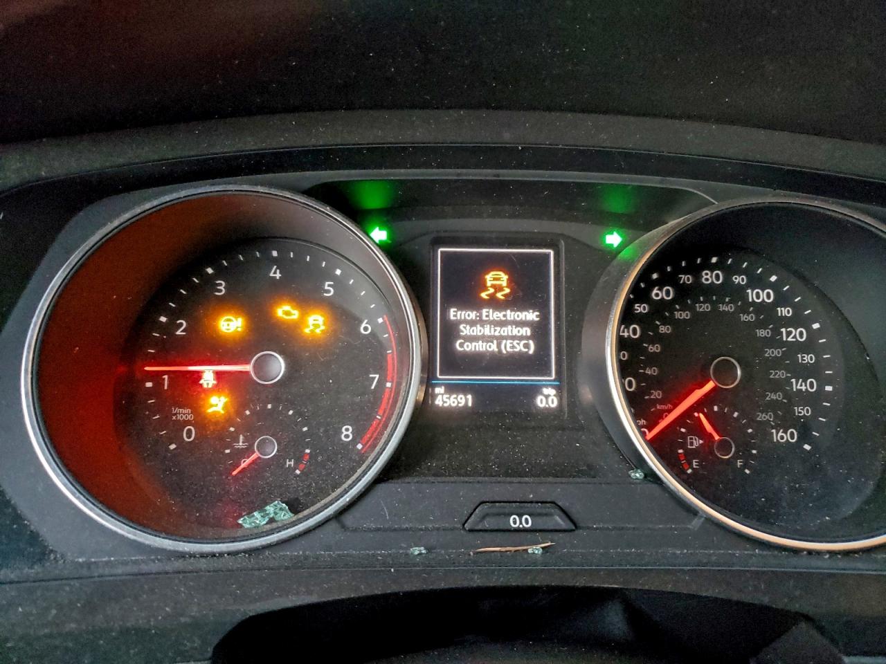 Volkswagen Tiguan S Image 10