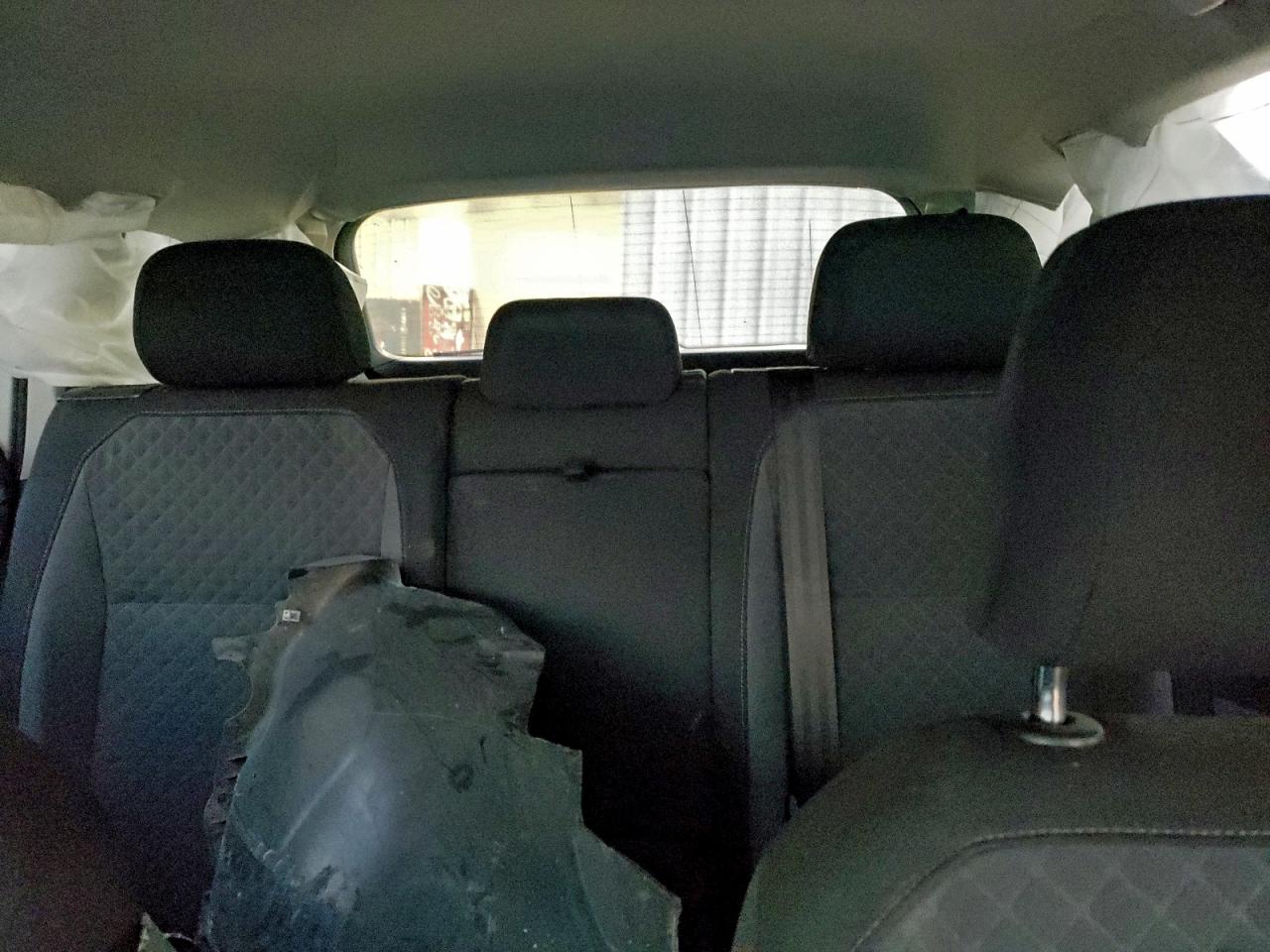 Volkswagen Tiguan S Image 4