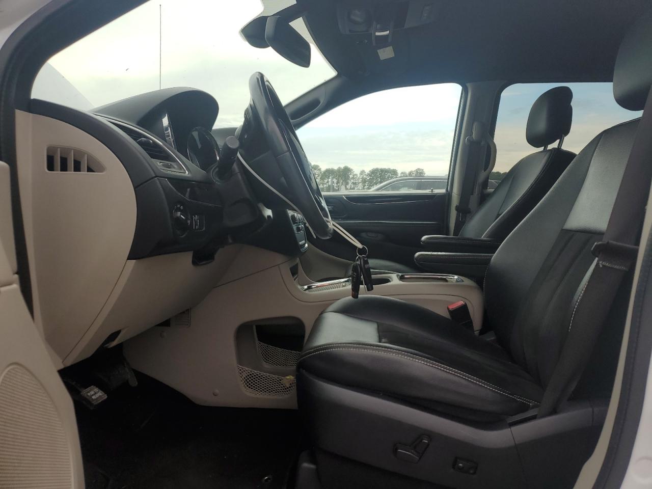 Dodge Caravan Sxt Image 5