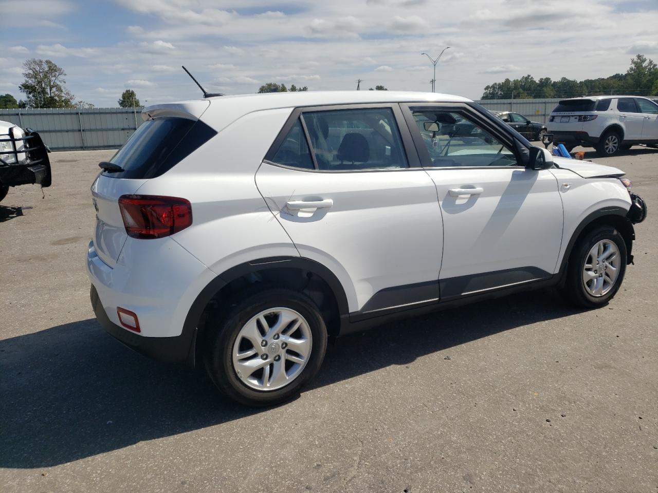 Hyundai VENUE Se Image 2