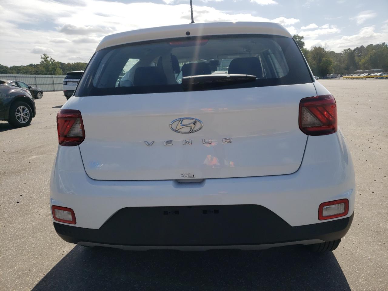 Hyundai VENUE Se Image 12