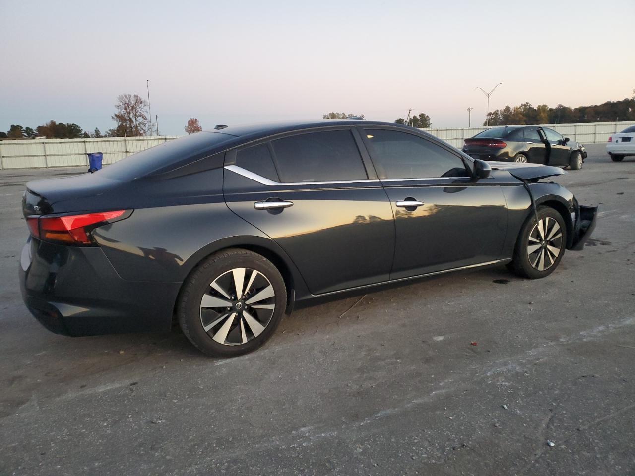 Nissan Altima Sv Image 2