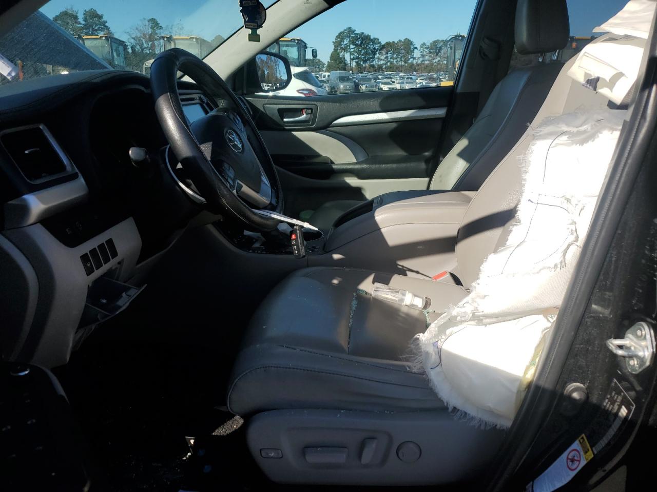 Toyota Highlander Se Image 3