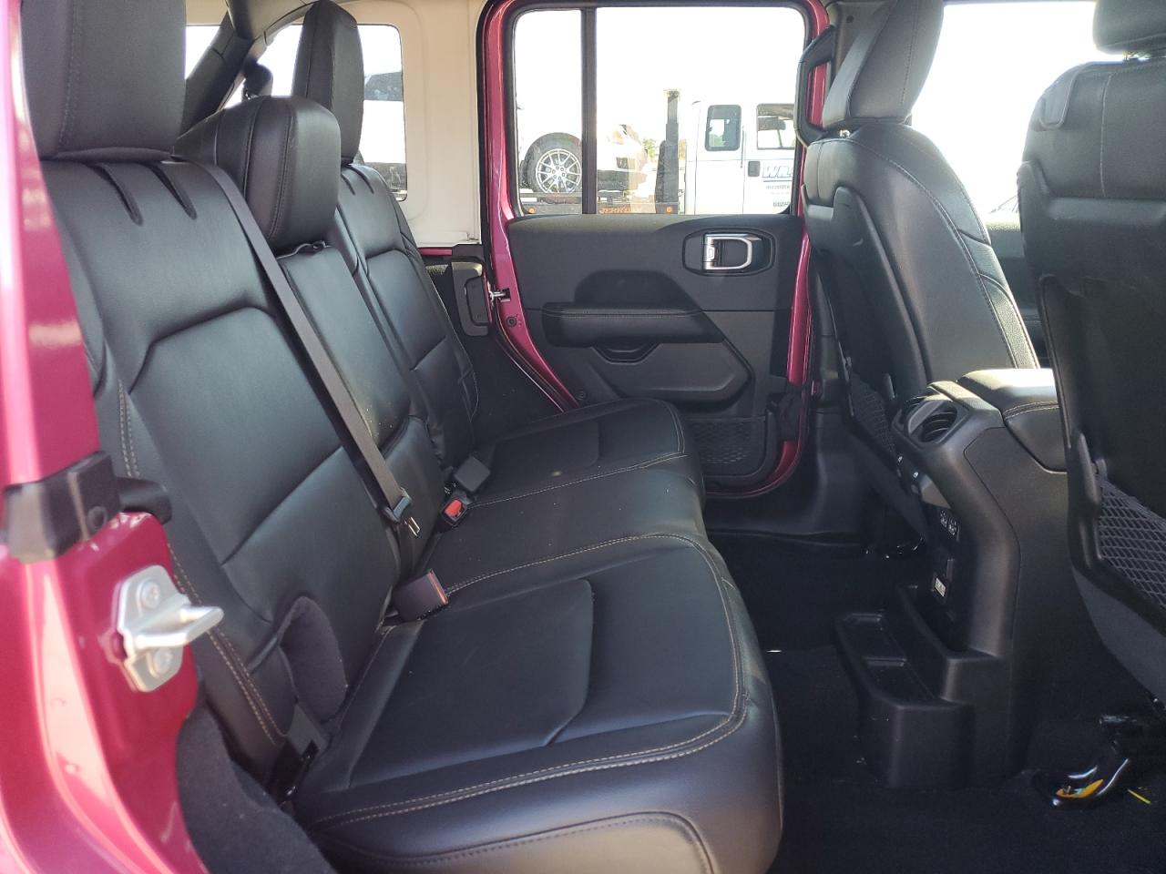 Jeep Wrangler Sahara Image 8