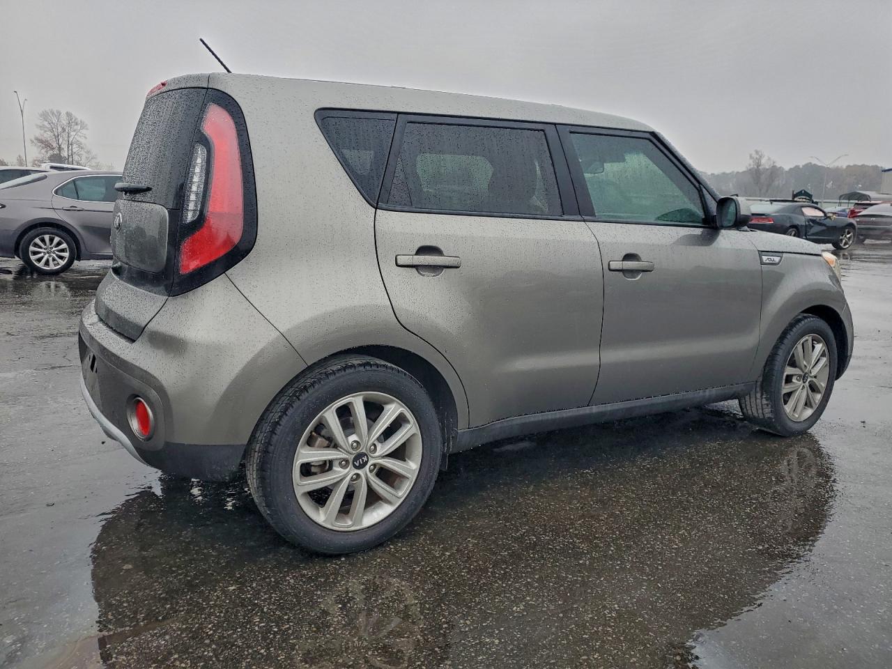 Kia Soul + Image 7