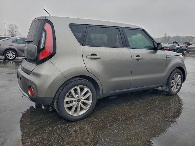 Kia Soul + Image 7