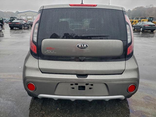 Kia Soul + Image 12