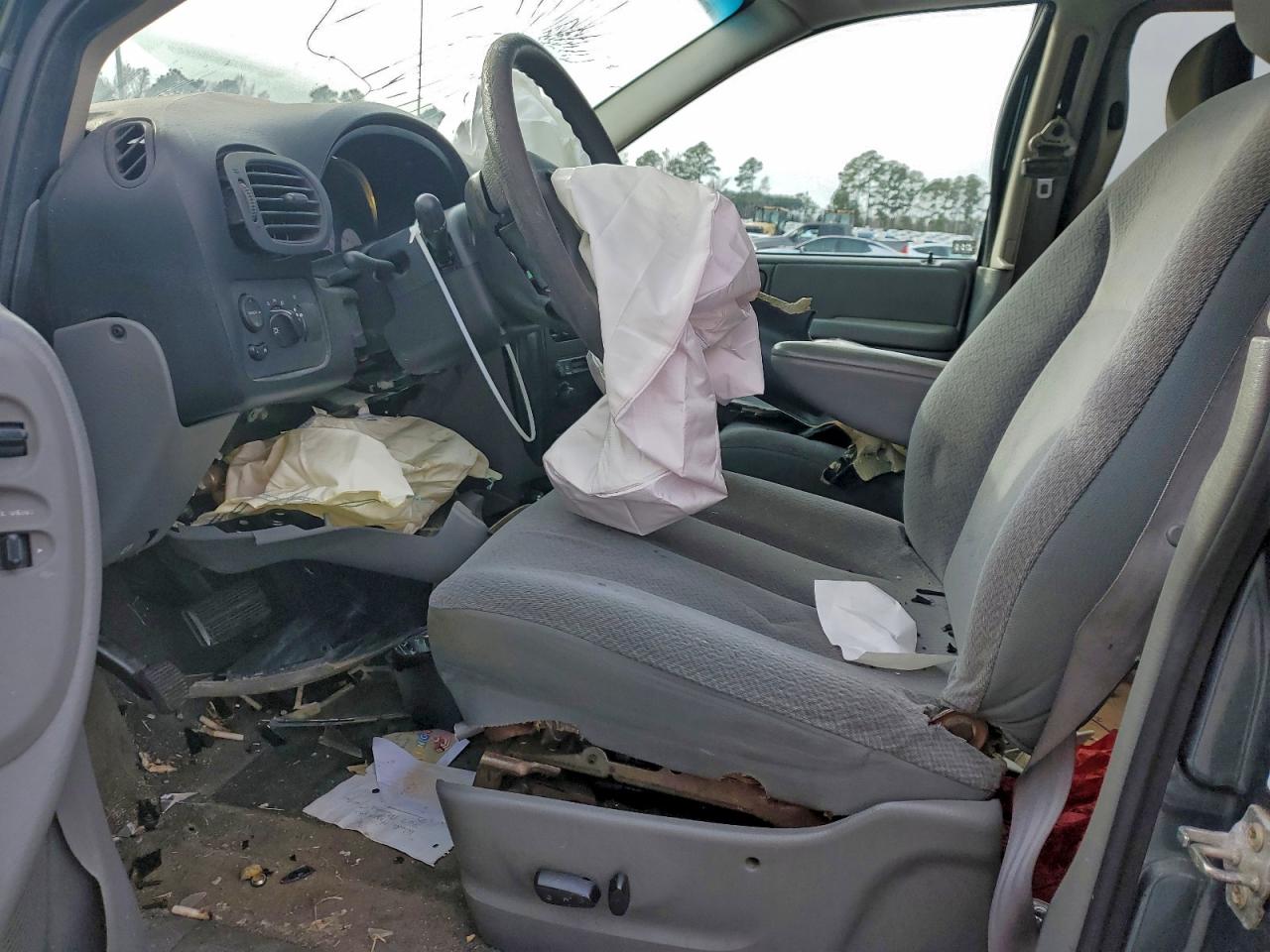 Dodge Caravan Sxt Image 6