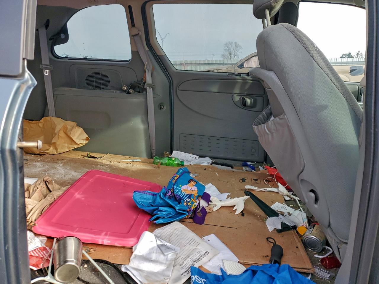 Dodge Caravan Sxt Image 12