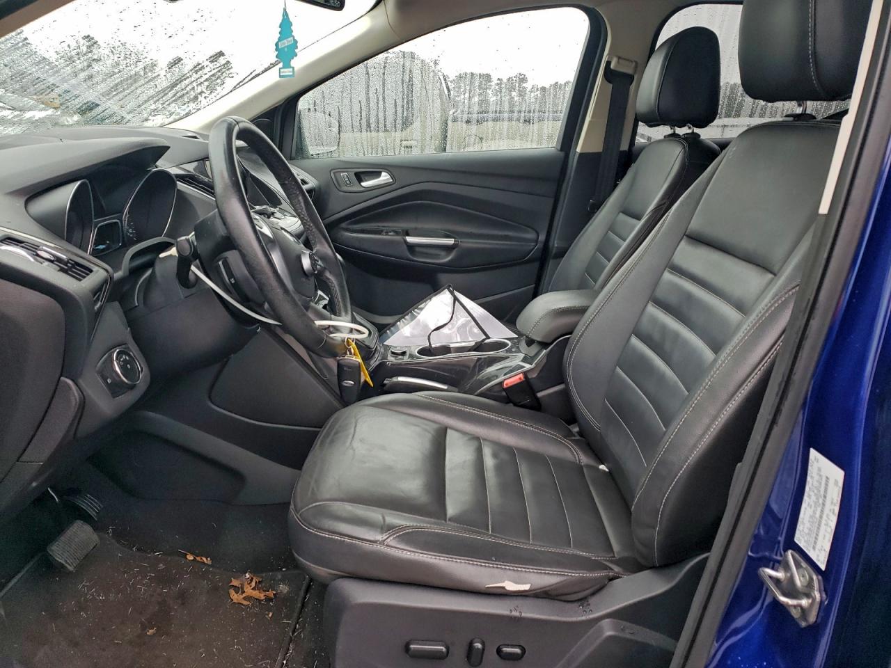 Ford Escape Titanium Image 3