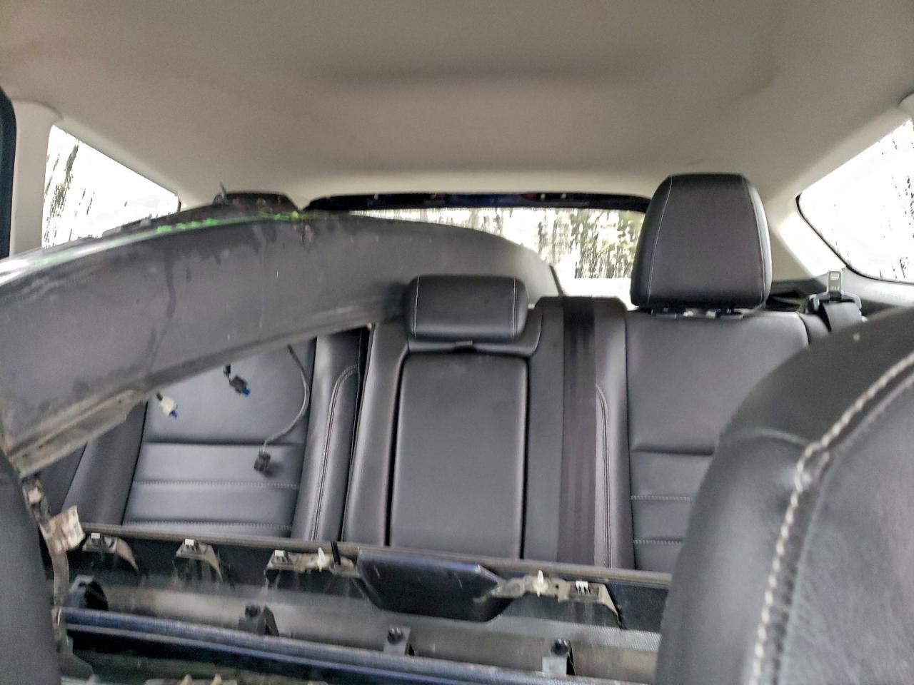 Ford Escape Titanium Image 8