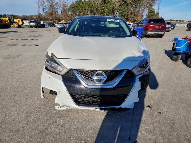 Nissan Maxima 3.5s Image 5