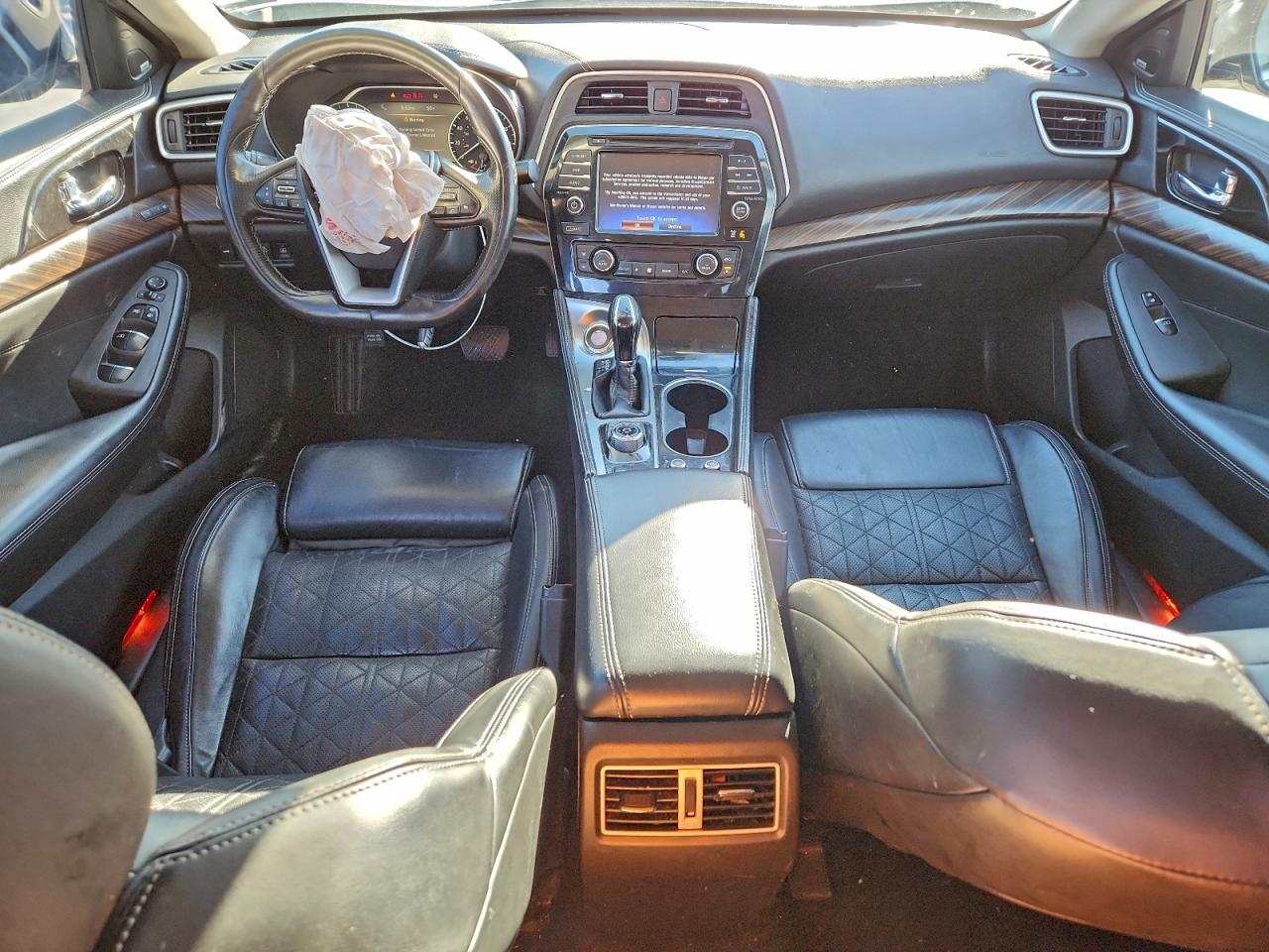 Nissan Maxima 3.5s Image 4