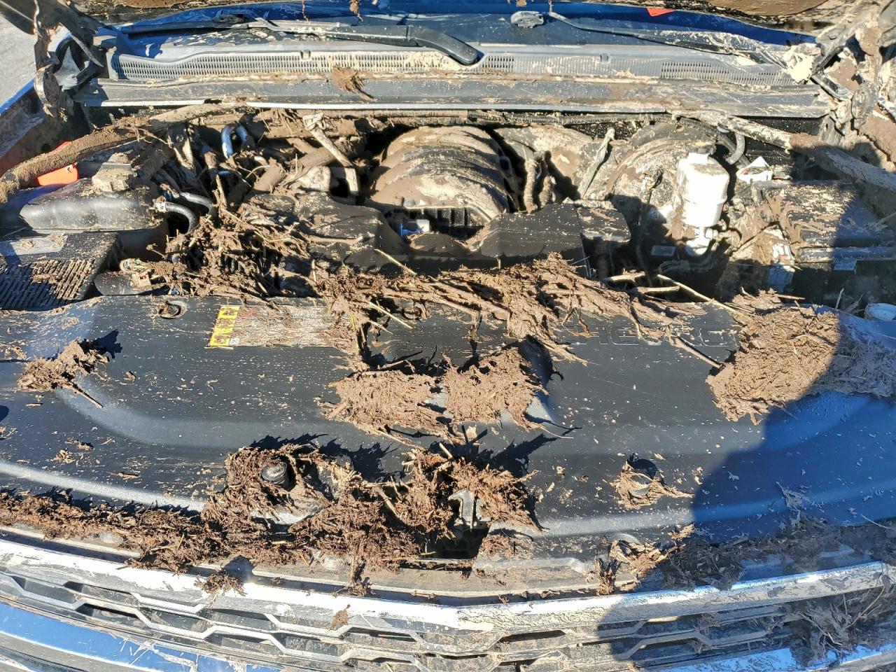 Chevrolet Suburban C1500 Lt Image 3