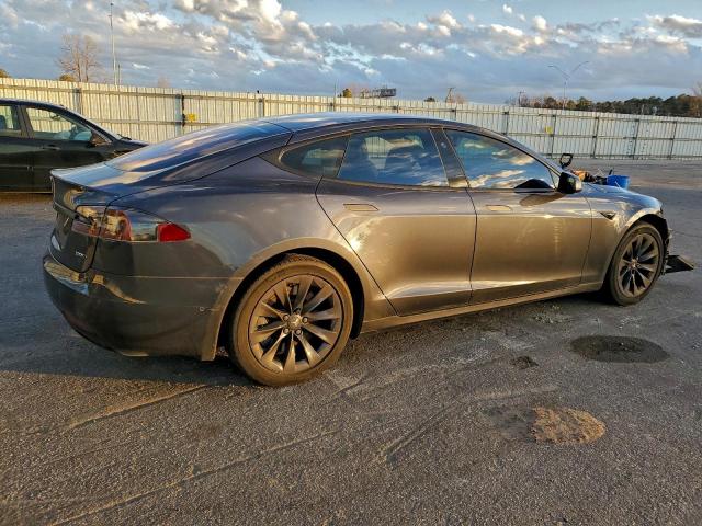 Tesla Model S Image 12
