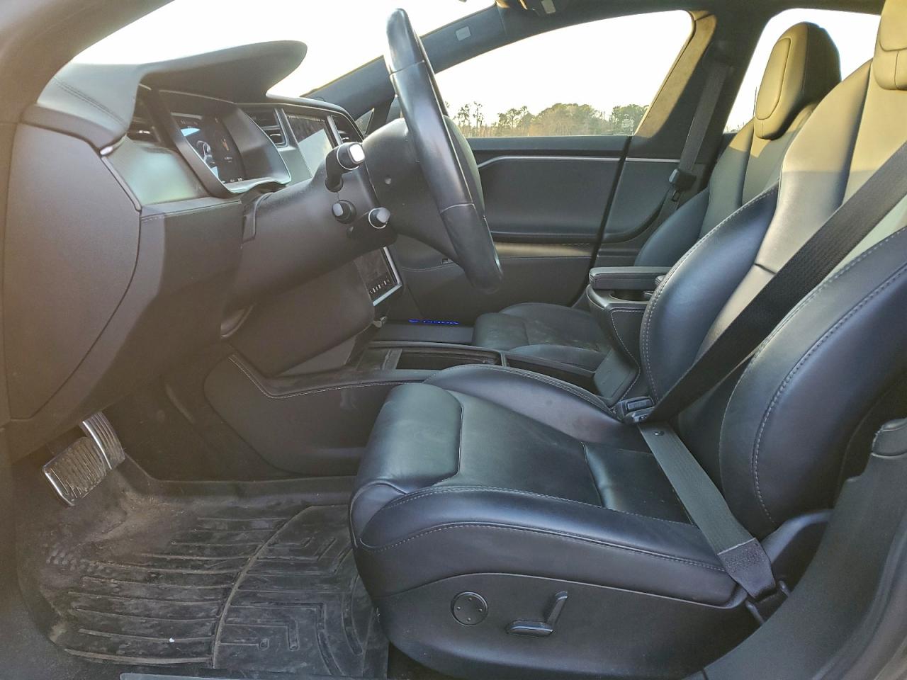 Tesla Model S Image 7