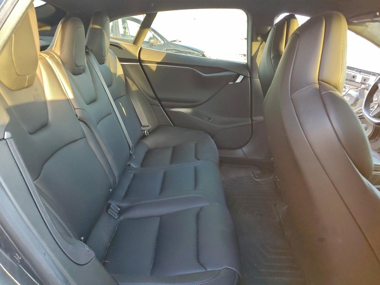 Tesla Model S Image 10