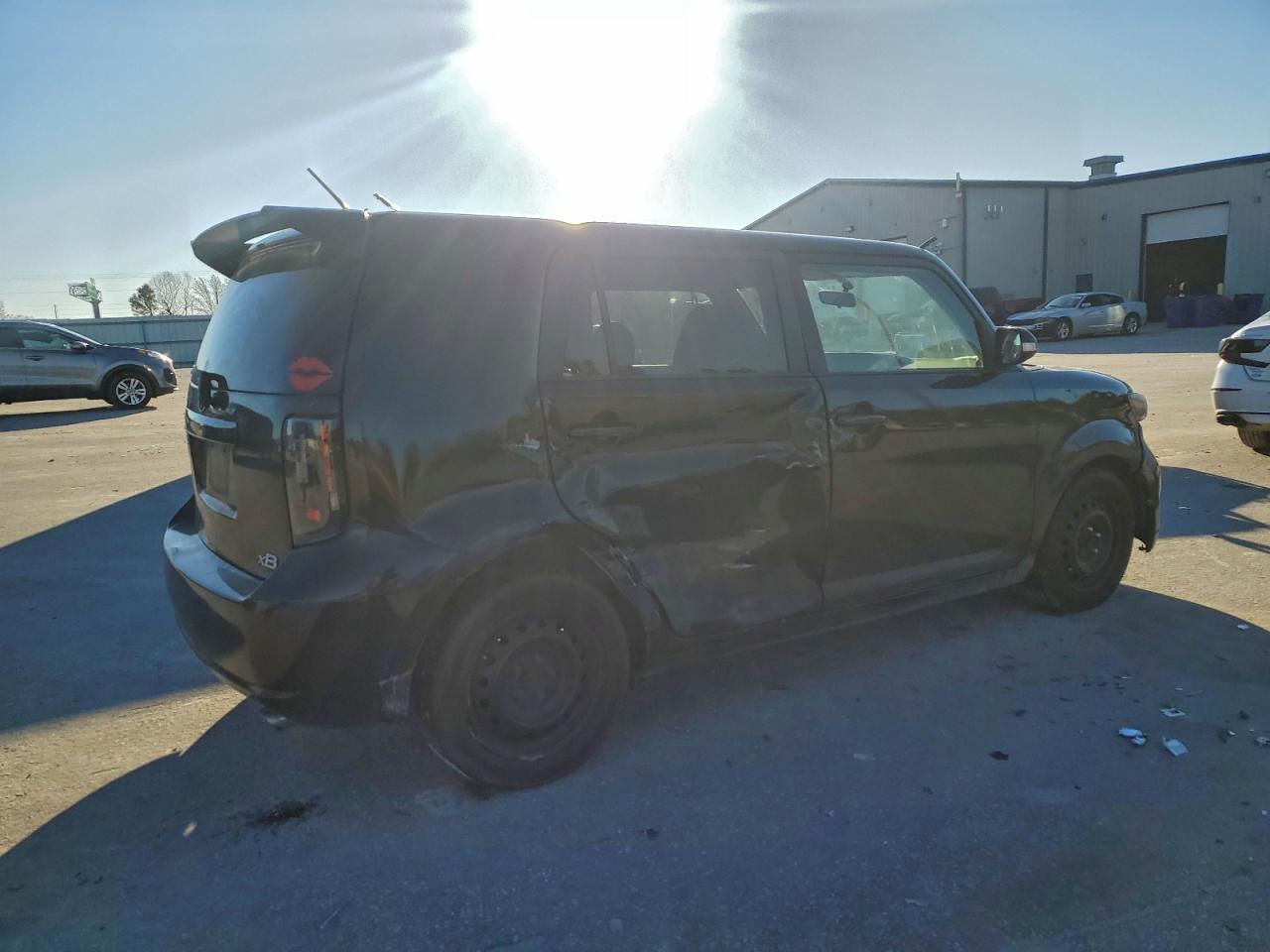 Toyota Scion Xb Image 2