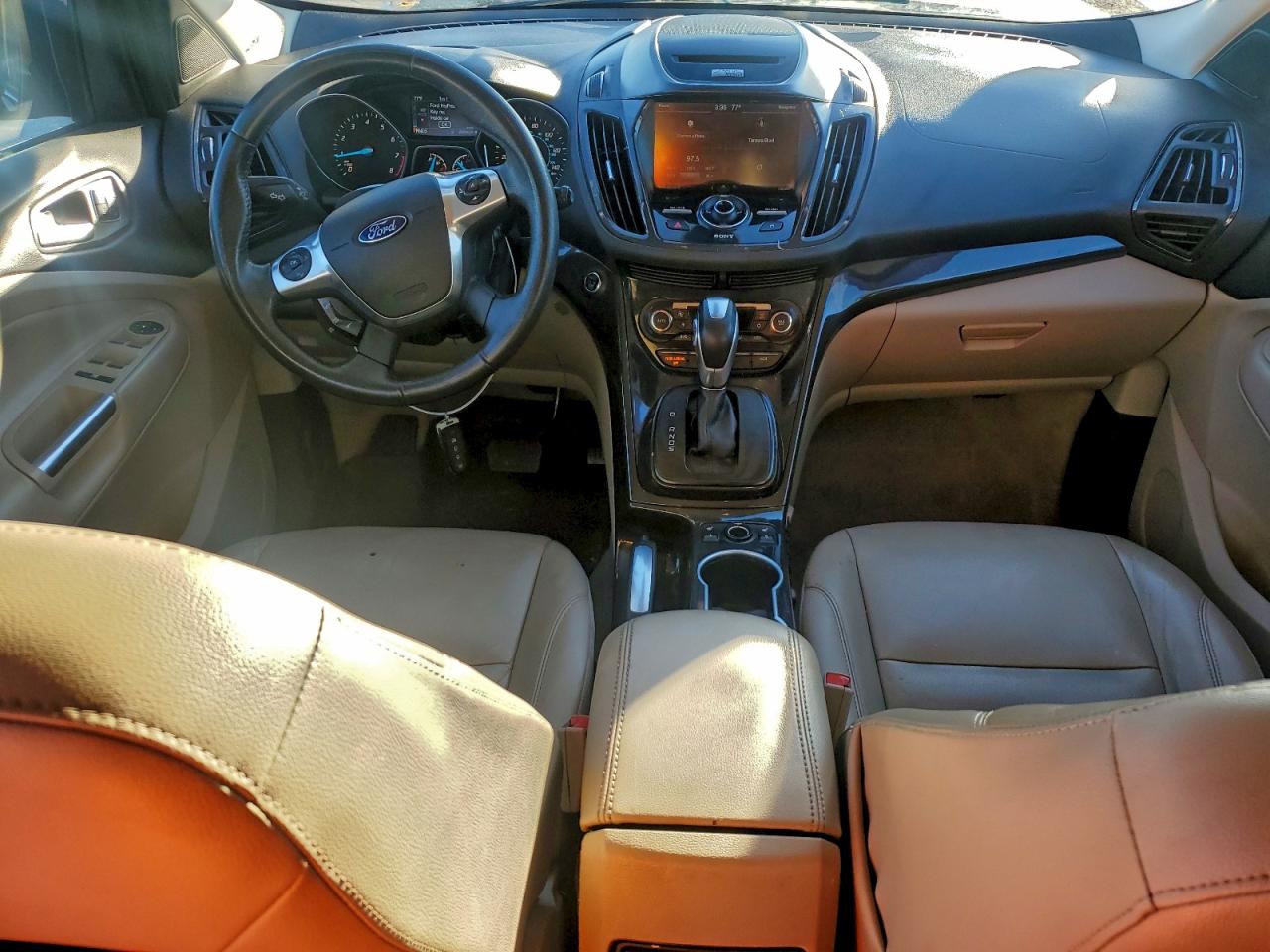 Ford Escape Titanium Image 10