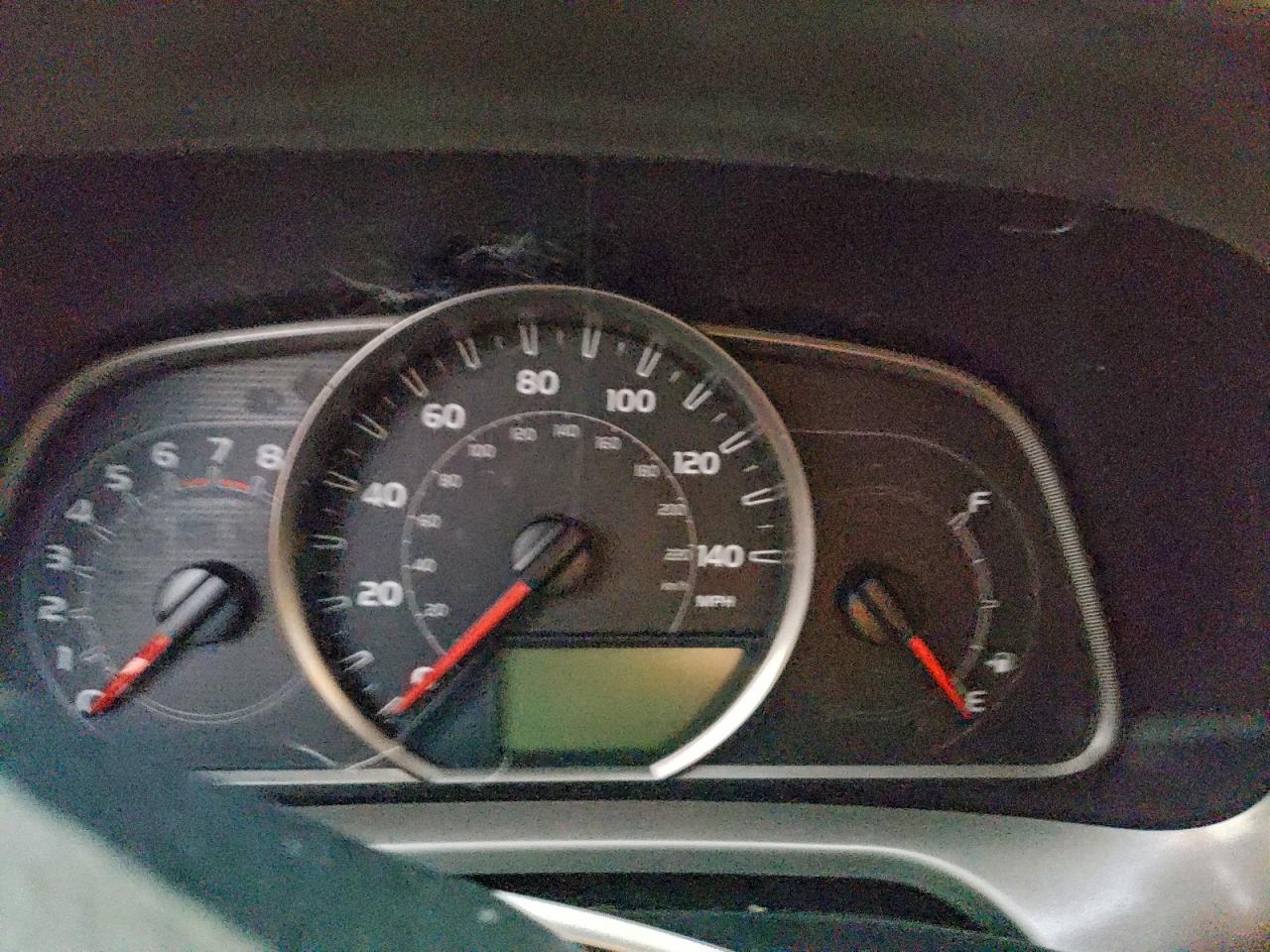 Toyota RAV4 Le Image 8