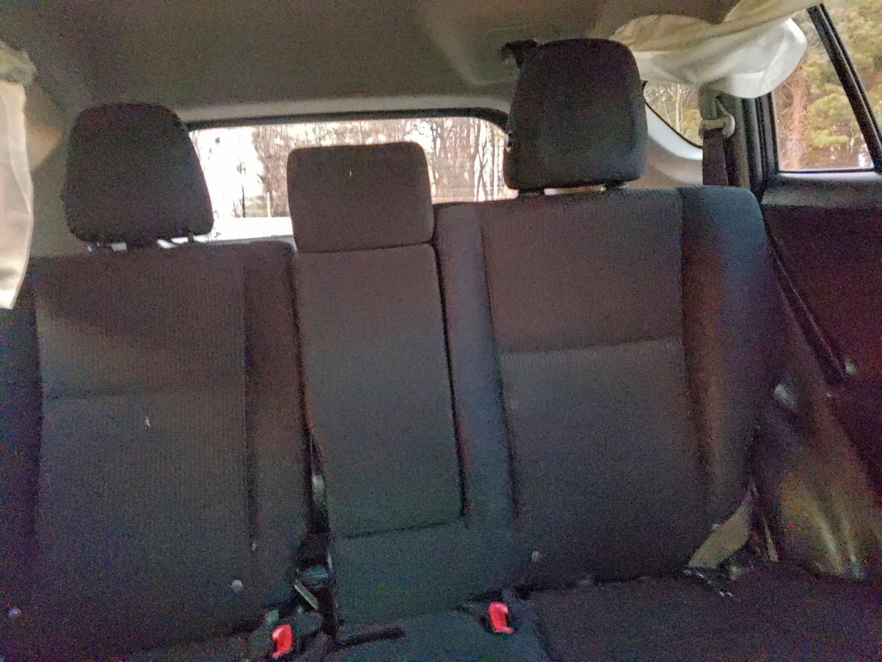 Toyota RAV4 Le Image 7