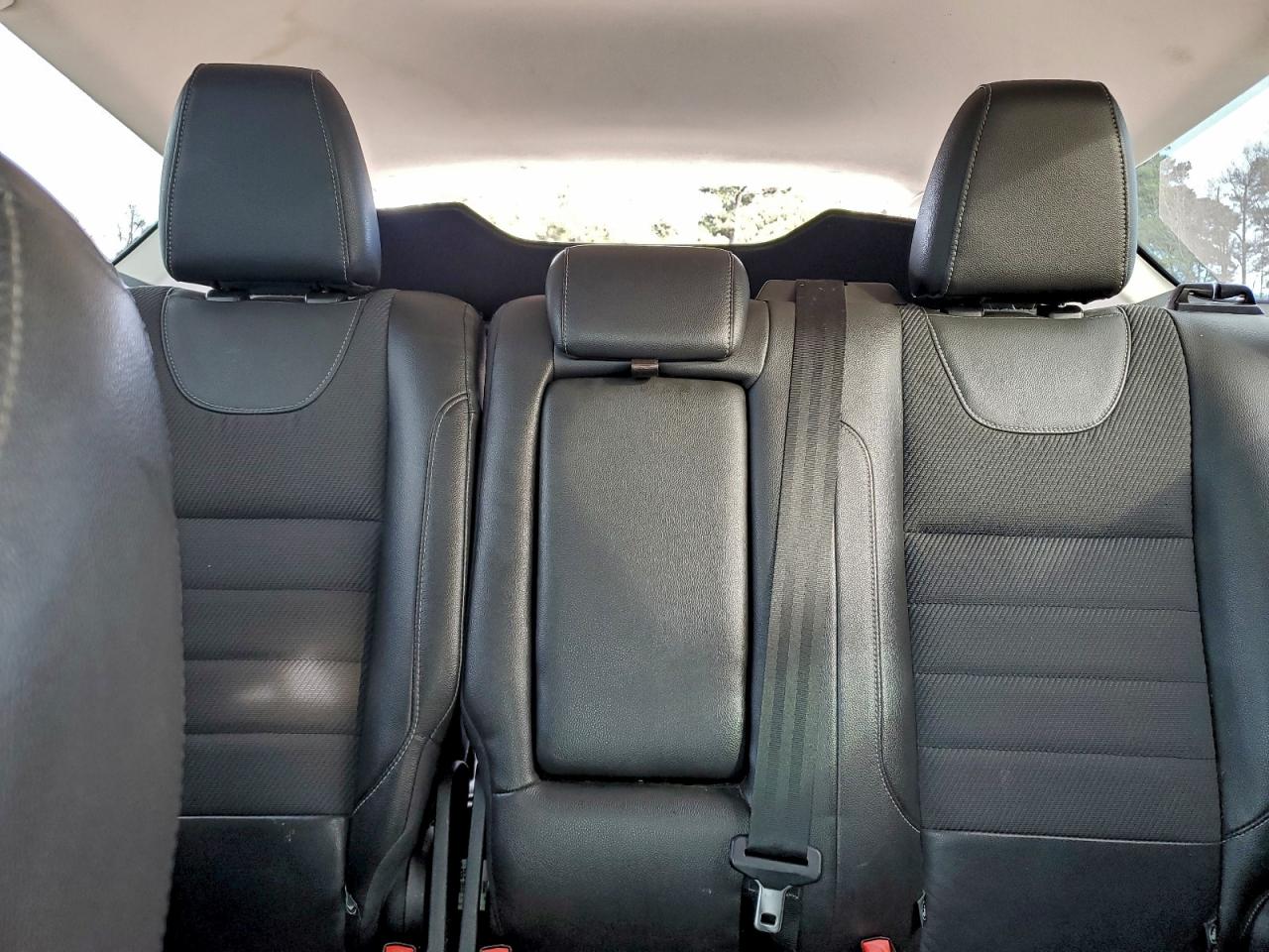 Ford Escape Titanium Image 13